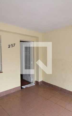 Casa para alugar com 88m², 2 quartos e 1 vagaGaragem