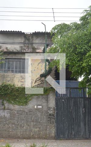 Casa para alugar com 720m², 5 quartos e 3 vagasFachada