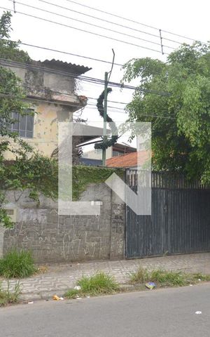 Casa para alugar com 720m², 5 quartos e 3 vagasFachada