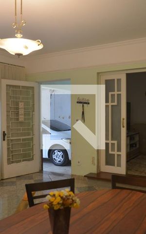 Casa para alugar com 720m², 5 quartos e 3 vagasSala