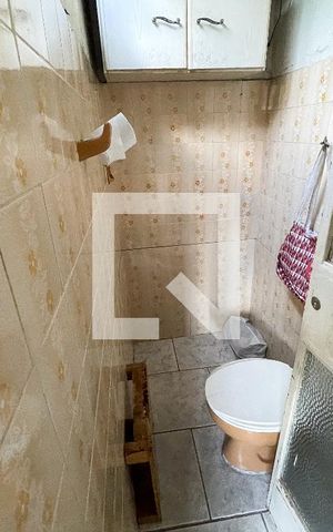 Casa à venda com 85m², 3 quartos e 1 vaga Casa à venda com 85m², 3 quartos e 1 vagaBanheiro 2