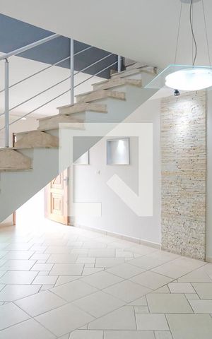 Casa à venda com 200m², 3 quartos e 5 vagasSala