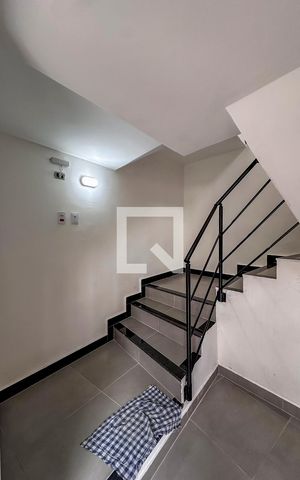 Studio à venda com 30m², 1 quarto e sem vaga Studio à venda com 30m², 1 quarto e sem vagaEscada