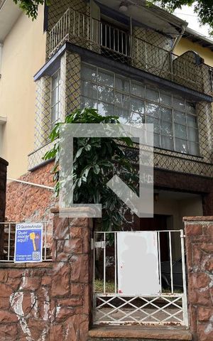 Casa para alugar com 180m², 3 quartos e 2 vagasFachada