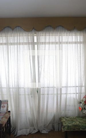 Casa para alugar com 180m², 3 quartos e 2 vagasSala