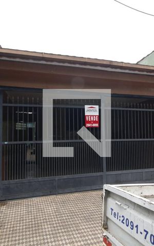 Casa à venda com 136m², 2 quartos e 1 vagaFachada