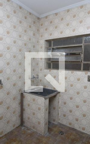 Casa à venda com 136m², 2 quartos e 1 vagaÁrea de Serviço