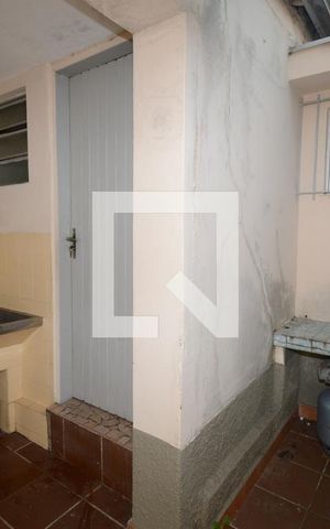 Casa à venda com 150m², 2 quartos e 2 vagasQuarto de Serviço