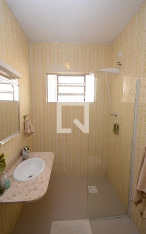 Casa à venda com 150m², 2 quartos e 2 vagasBanheiro
