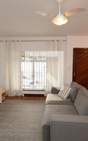 Casa à venda com 150m², 2 quartos e 2 vagasSala