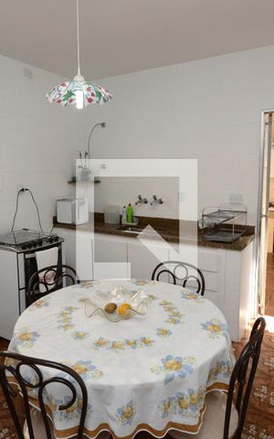 Casa à venda com 150m², 2 quartos e 2 vagasCozinha