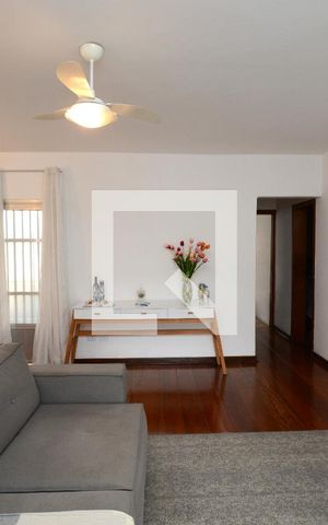 Casa à venda com 150m², 2 quartos e 2 vagasSala