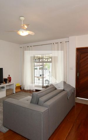 Casa à venda com 150m², 2 quartos e 2 vagasSala