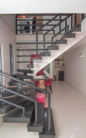 Casa à venda com 200m², 2 quartos e 2 vagasSala de jantar 