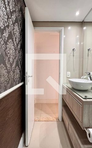 Apartamento à venda com 70m², 2 quartos e 1 vaga Apartamento à venda com 70m², 2 quartos e 1 vagaBanheiro