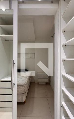 Apartamento à venda com 70m², 2 quartos e 1 vaga Apartamento à venda com 70m², 2 quartos e 1 vagaCloset da suíte