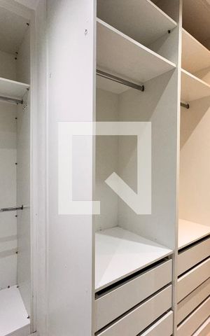 Apartamento à venda com 70m², 2 quartos e 1 vaga Apartamento à venda com 70m², 2 quartos e 1 vagaCloset da suíte