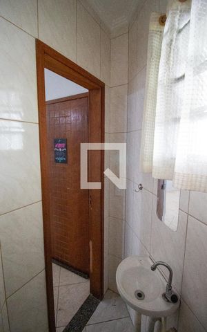 Casa de condomínio à venda com 90m², 3 quartos e 2 vagasBanheiro 2