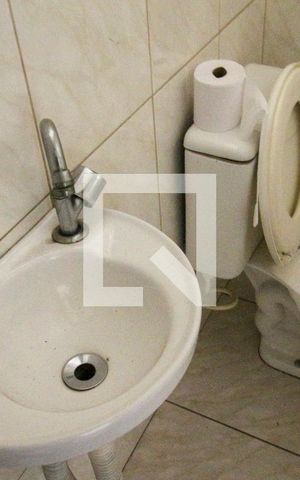 Casa de condomínio à venda com 90m², 3 quartos e 2 vagasBanheiro 2