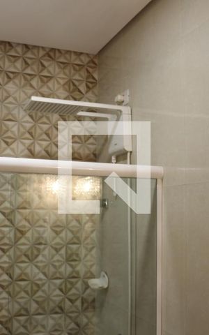 Casa à venda com 185m², 3 quartos e 5 vagasBanheiro da Suíte 2