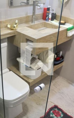Casa à venda com 185m², 3 quartos e 5 vagasBanheiro da Suíte 1