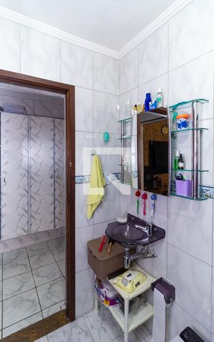 Casa à venda com 144m², 2 quartos e 3 vagas Casa à venda com 144m², 2 quartos e 3 vagasBanheiro 2