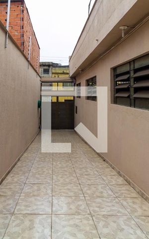 Casa à venda com 144m², 2 quartos e 3 vagas Casa à venda com 144m², 2 quartos e 3 vagasGaragem