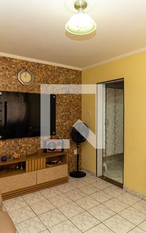 Casa à venda com 144m², 2 quartos e 3 vagas Casa à venda com 144m², 2 quartos e 3 vagasSala