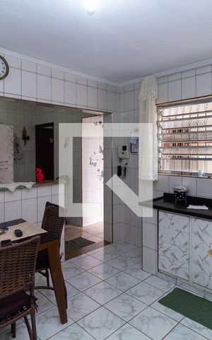 Casa à venda com 144m², 2 quartos e 3 vagas Casa à venda com 144m², 2 quartos e 3 vagasCozinha