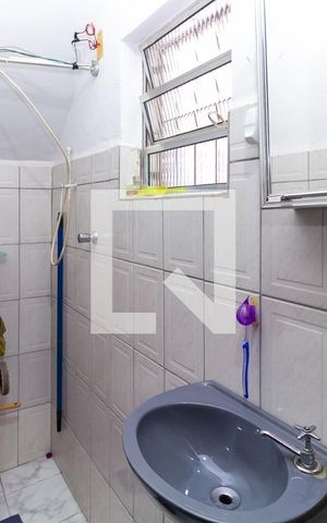 Casa à venda com 144m², 2 quartos e 3 vagas Casa à venda com 144m², 2 quartos e 3 vagasBanheiro da Suíte
