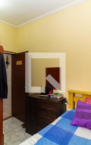 Casa à venda com 144m², 2 quartos e 3 vagas Casa à venda com 144m², 2 quartos e 3 vagasQuarto 2 - Suíte