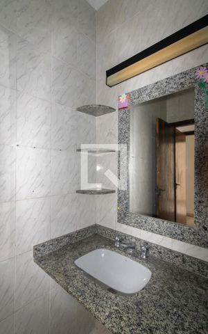 Casa à venda com 85m², 3 quartos e 1 vaga Casa à venda com 85m², 3 quartos e 1 vagaBanheiro da Suíte