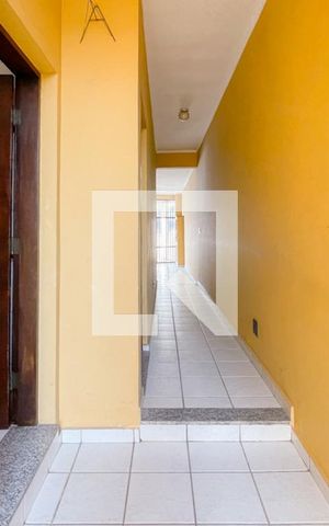 Casa para alugar com 100m², 2 quartos e 1 vaga Casa para alugar com 100m², 2 quartos e 1 vagaEntrada