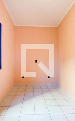Casa para alugar com 100m², 2 quartos e 1 vaga Casa para alugar com 100m², 2 quartos e 1 vagaQuarto 1