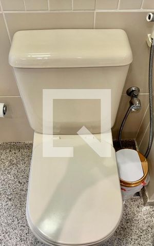 Apartamento à venda com 220m², 4 quartos e 3 vagas Apartamento à venda com 220m², 4 quartos e 3 vagasBanheiro da Suíte 1