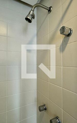 Apartamento à venda com 220m², 4 quartos e 3 vagas Apartamento à venda com 220m², 4 quartos e 3 vagasÁrea de Serviço - Banheiro