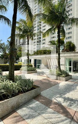 Apartamento à venda com 220m², 4 quartos e 3 vagas Apartamento à venda com 220m², 4 quartos e 3 vagasÁrea comum