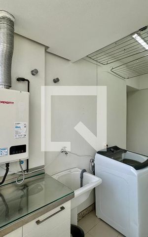 Apartamento à venda com 220m², 4 quartos e 3 vagas Apartamento à venda com 220m², 4 quartos e 3 vagasÁrea de Serviço