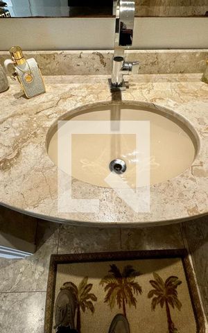 Apartamento à venda com 220m², 4 quartos e 3 vagas Apartamento à venda com 220m², 4 quartos e 3 vagasLavabo