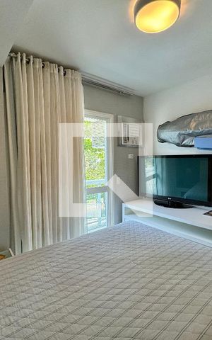 Apartamento à venda com 220m², 4 quartos e 3 vagas Apartamento à venda com 220m², 4 quartos e 3 vagasSuíte 3