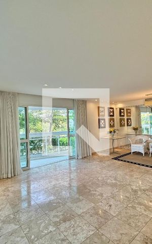 Apartamento à venda com 220m², 4 quartos e 3 vagas Apartamento à venda com 220m², 4 quartos e 3 vagasSala