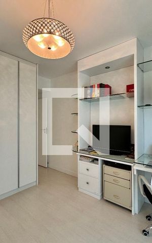 Apartamento à venda com 220m², 4 quartos e 3 vagas Apartamento à venda com 220m², 4 quartos e 3 vagasQuarto