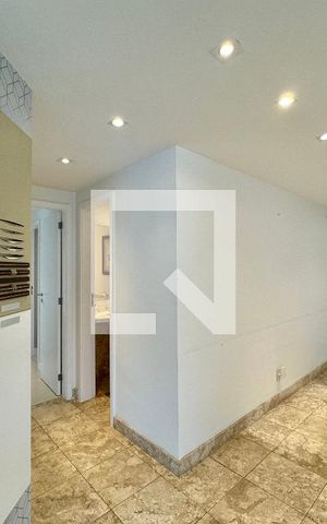 Apartamento à venda com 220m², 4 quartos e 3 vagas Apartamento à venda com 220m², 4 quartos e 3 vagasCorredor 1