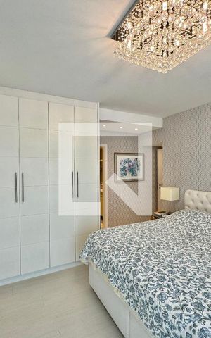 Apartamento à venda com 220m², 4 quartos e 3 vagas Apartamento à venda com 220m², 4 quartos e 3 vagasSuíte 1
