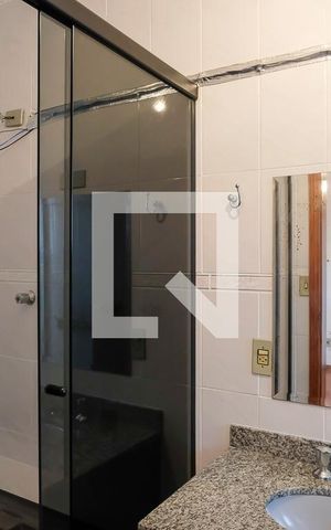 Apartamento à venda com 191m², 2 quartos e 2 vagasBanheiro da suíte