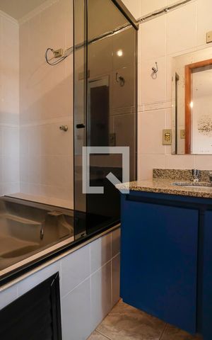 Apartamento à venda com 191m², 2 quartos e 2 vagasBanheiro da suíte