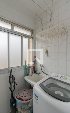 Apartamento à venda com 56m², 2 quartos e 1 vaga Apartamento à venda com 56m², 2 quartos e 1 vagaÁrea de Serviço