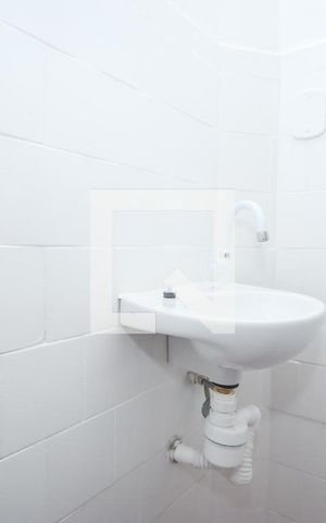 Apartamento à venda com 78m², 2 quartos e sem vaga Apartamento à venda com 78m², 2 quartos e sem vagaBanheiro de Serviço