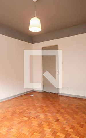 Apartamento à venda com 78m², 2 quartos e sem vaga Apartamento à venda com 78m², 2 quartos e sem vagaSala