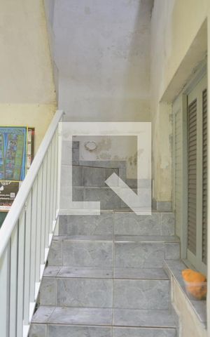 Casa para alugar com 195m², 3 quartos e 1 vagaEscada